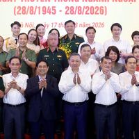 Tổng Bí thư, Chủ tịch nước dự gặp mặt ngày truyền thống CAND và ngành Ngoại giao