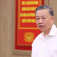 Tổng Bí thư, Chủ tịch nước Tô Lâm: Không để thực tiễn đi quá xa rồi lý luận mới tổng kết