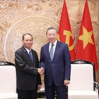 Tổng Bí thư, Chủ tịch nước: Quan hệ Việt-Lào là tài sản vô giá của hai dân tộc