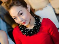 Minh Hằng quyến rũ với váy đỏ ôm sát