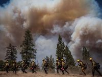 Lính cứu hỏa Mỹ thua 'giặc lửa' ở Yosemite