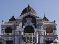 Lâu đài châu Âu cổ điển giữa lòng Hà Nội