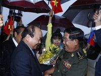 Ấn tượng nụ cười hai Thủ tướng ngày ông Hun Sen trở lại thăm Việt Nam