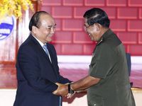 Ấn tượng nụ cười hai Thủ tướng ngày ông Hun Sen trở lại thăm Việt Nam