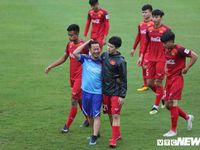 Dẫn U23 Việt Nam đá SEA Games 2019, HLV Park Hang Seo được và mất gì?