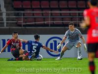 Hôm nay, Văn Lâm và đồng đội định đoạt ghế nóng HLV Muangthong United
