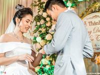 Thầy Park được 2 nhân viên bảo vệ theo sát tại lễ cưới Đỗ Hùng Dũng