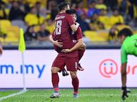 Malaysia 2-1 Thái Lan: Bị ngược dòng, người Thái mất ngôi đầu vào tay Việt Nam