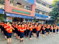 Học sinh 'tiếp lửa' cho U22 Việt Nam trước giờ G