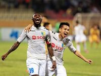 Vì sao ông Park chưa chấm Hoàng Vũ Samson? Serie A tính cấm khán giả đến... 2021