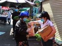 Đắk Lắk: 'ATM gạo' có thêm rau, trứng và mì