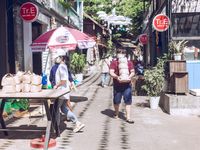 Những tình nguyện viên trẻ đầy nhiệt huyết tại 'ATM gạo'
