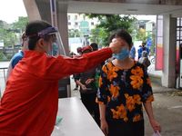 Quận Hai Bà Trưng: Thêm một 'Cây gạo yêu thương' kịp thời chia sẻ khó khăn trong mùa dịch Covid-19