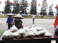 Chùm ảnh: Khai trương 'Cây ATM gạo - Nghĩa tình Gia Lâm'