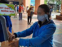 Thêm một máy 'ATM gạo' được lắp đặt tại quận Tân Bình