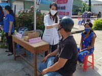 Vận động trên 30 tấn gạo phát gạo miễn phí cho người nghèo ở Rạch Giá