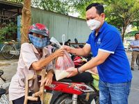 'Cảm ơn các nhà hảo tâm, tôi có gạo ăn trong 1 tuần'