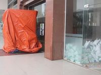 Có cả người đi ô tô, đeo vàng đến nhận, 'ATM gạo' ở Hà Tĩnh phải tạm dừng