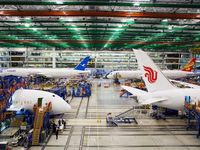 Boeing mở lại nhà máy lắp ráp máy bay 'Giấc mơ'