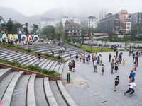 Du khách không đeo khẩu trang vui chơi Tam Đảo ngày lễ