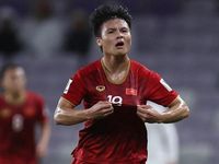 Bóng đá Việt Nam hôm nay: Heerenveen đề nghị gia hạn hợp đồng Văn Hậu. Quang Hải lọt TOP ngôi sao hứa hẹn