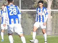 Bóng đá Việt Nam hôm nay: Heerenveen đề nghị gia hạn hợp đồng Văn Hậu. Quang Hải lọt TOP ngôi sao hứa hẹn