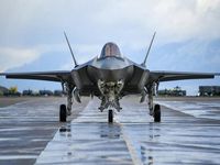 Mỹ có nữ phi công F-35A đầu tiên