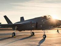 Mỹ có nữ phi công F-35A đầu tiên