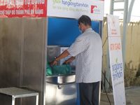 Đà Nẵng: 'ATM gạo' lại rộng cửa đón người nghèo