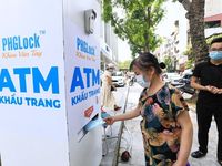 Hà Nội triển khai cây ATM phát khẩu trang miễn phí cho người dân