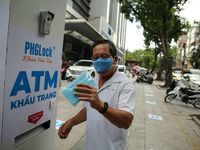 'ATM khẩu trang' nhận diện khuôn mặt, phục vụ miễn phí người dân