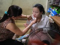 Thế giới ánh sáng mẹ dành cho con gái khiếm thị