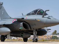 Tại sao tiêm kích Rafale đắt hơn F-35 nhưng nhiều nước vẫn 'xuống tiền'?
