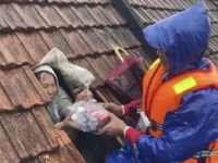 Bão số 8 đổ bộ: Bật mí cái 'tra' của người dân miền Trung
