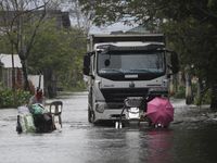 Bão Molave tàn phá Philippines, đang vào biển Đông