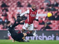Arsenal trượt dài tại Premier League