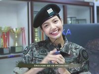 Nhìn lại Lisa (BLACKPINK) trong 'Sao Nhập Ngũ' bản Hàn: Mặt mộc xinh xỉu, sức khỏe vô biên