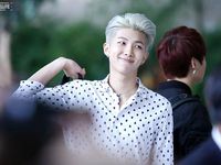 Màu tóc thay đổi như tắc kè hoa của thần tượng K-pop: BTS, Twice, Blackpink…