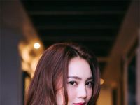 Cách ăn mặc gây chú ý của Ninh Dương Lan Ngọc ở tuổi 31