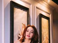 Cách ăn mặc gây chú ý của Ninh Dương Lan Ngọc ở tuổi 31