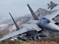 Tiêm kích F-15EX lao thẳng đứng lên trời, báo hiệu 'cái kết đắng' cho đối thủ