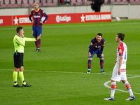 Messi nhận điểm 10 trong trận thắng 5-1 của Barca