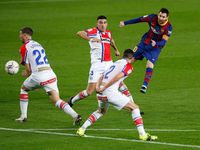 Messi nhận điểm 10 trong trận thắng 5-1 của Barca