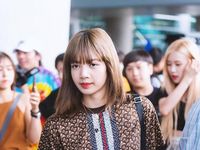 Mặc trang phục giống các nam thần tượng, Lisa đẹp bất phân thắng bại