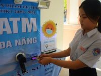 Nữ sinh chế tạo ATM '4 trong 1' dùng năng lượng mặt trời