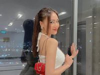 Loạt ảnh gợi cảm lộ hình xăm ngang ngực của Ninh Dương Lan Ngọc