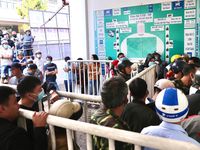 Sốt vé xem Lee Nguyễn đối đầu Kiatisuk