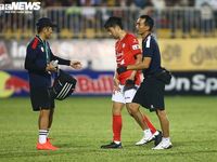 Nôn nóng thành công, bóng đá TP.HCM xuống dốc không phanh ở V-League