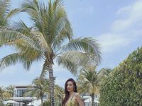 Ninh Dương Lan Ngọc 'ướt át' với bikini khoe điểm vàng cơ thể, hút hồn triệu fan