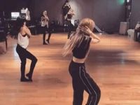Hình ảnh nóng bỏng của Lisa (Blackpink) trong màn vũ đạo mới